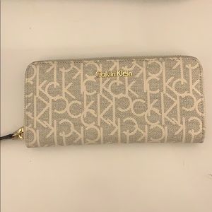 Calvin Klein zip wallet